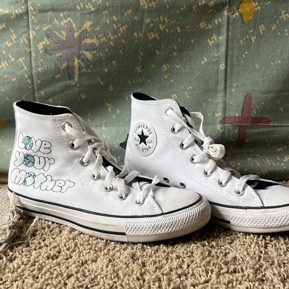 Love Your Mother Converse 🌎